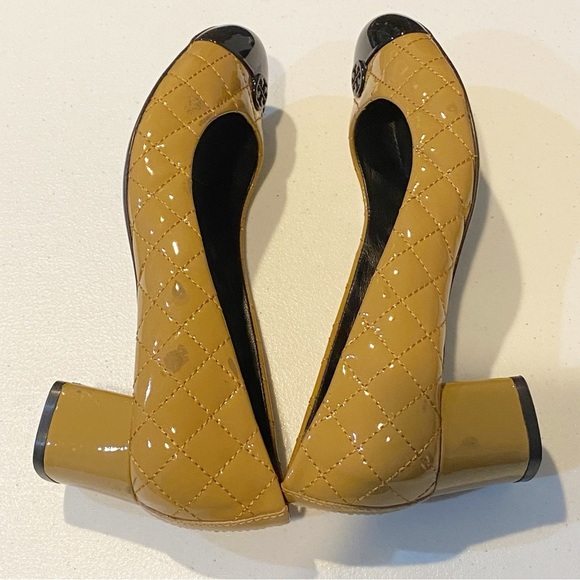 TORY BURCH Kaitlin Camel Quilted Patent Leather Pumps - Picture 11 of 15